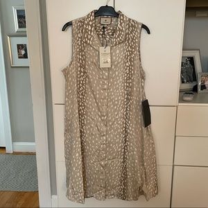 New with Tags Tuckernuck beige/white button up dress
